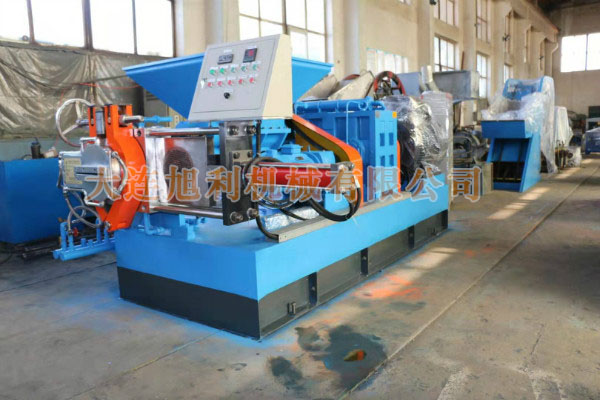 雙腕喂料擠出機(jī) 雙腕喂料擠出機(jī)