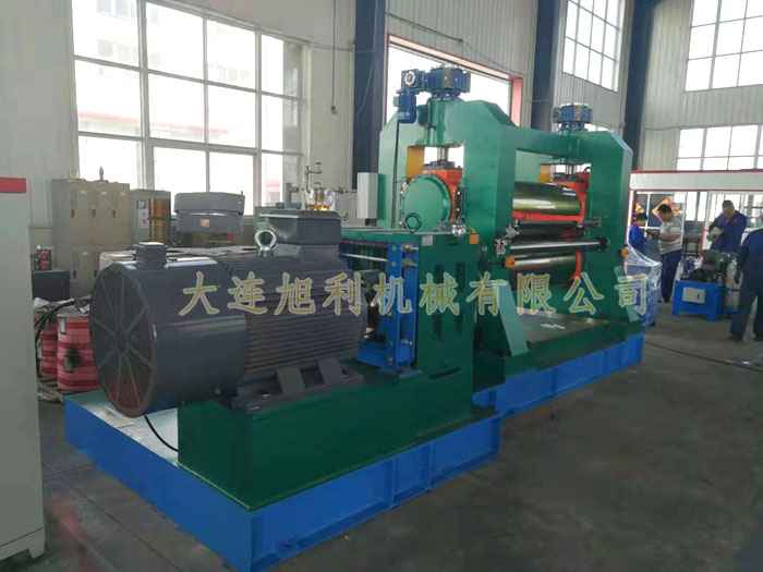 兩輥壓延機(jī) 兩輥壓延機(jī)